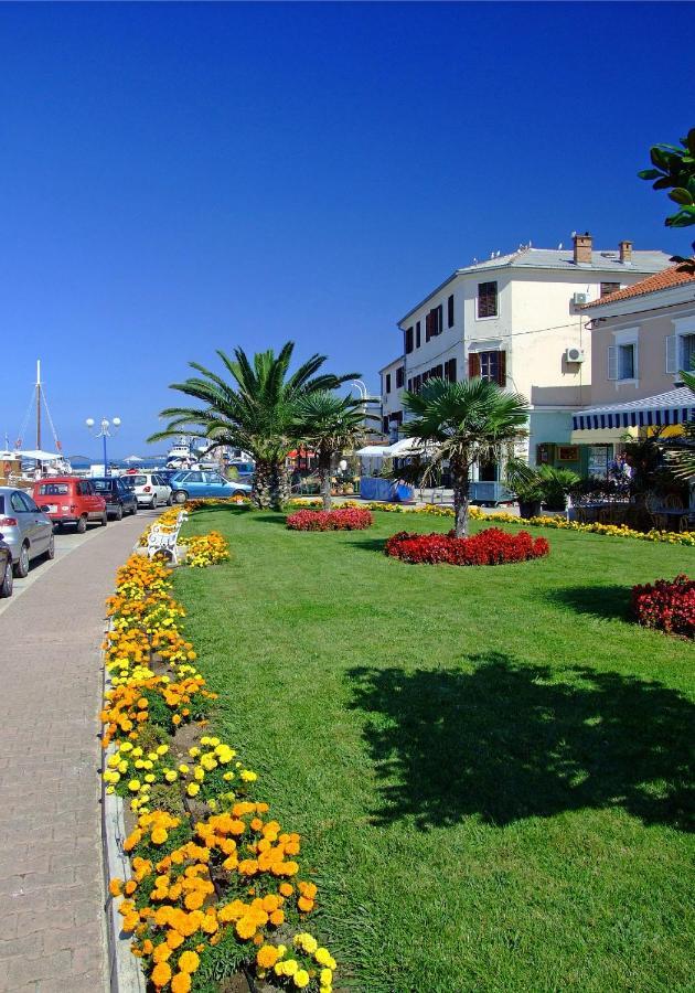 Mobile Home Sweet Summer Biograd Na Moru Buitenkant foto